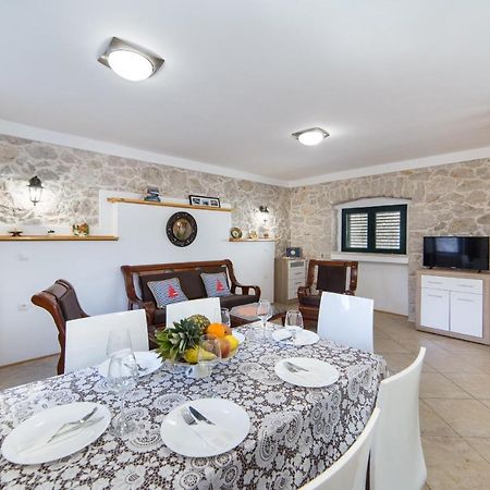 Ana Apartments Blace Luaran gambar