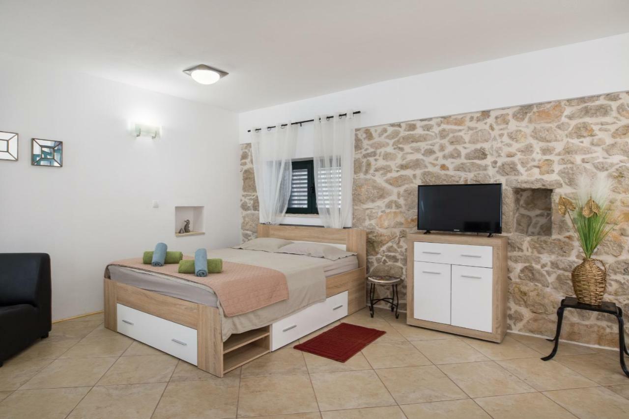 Ana Apartments Blace Luaran gambar