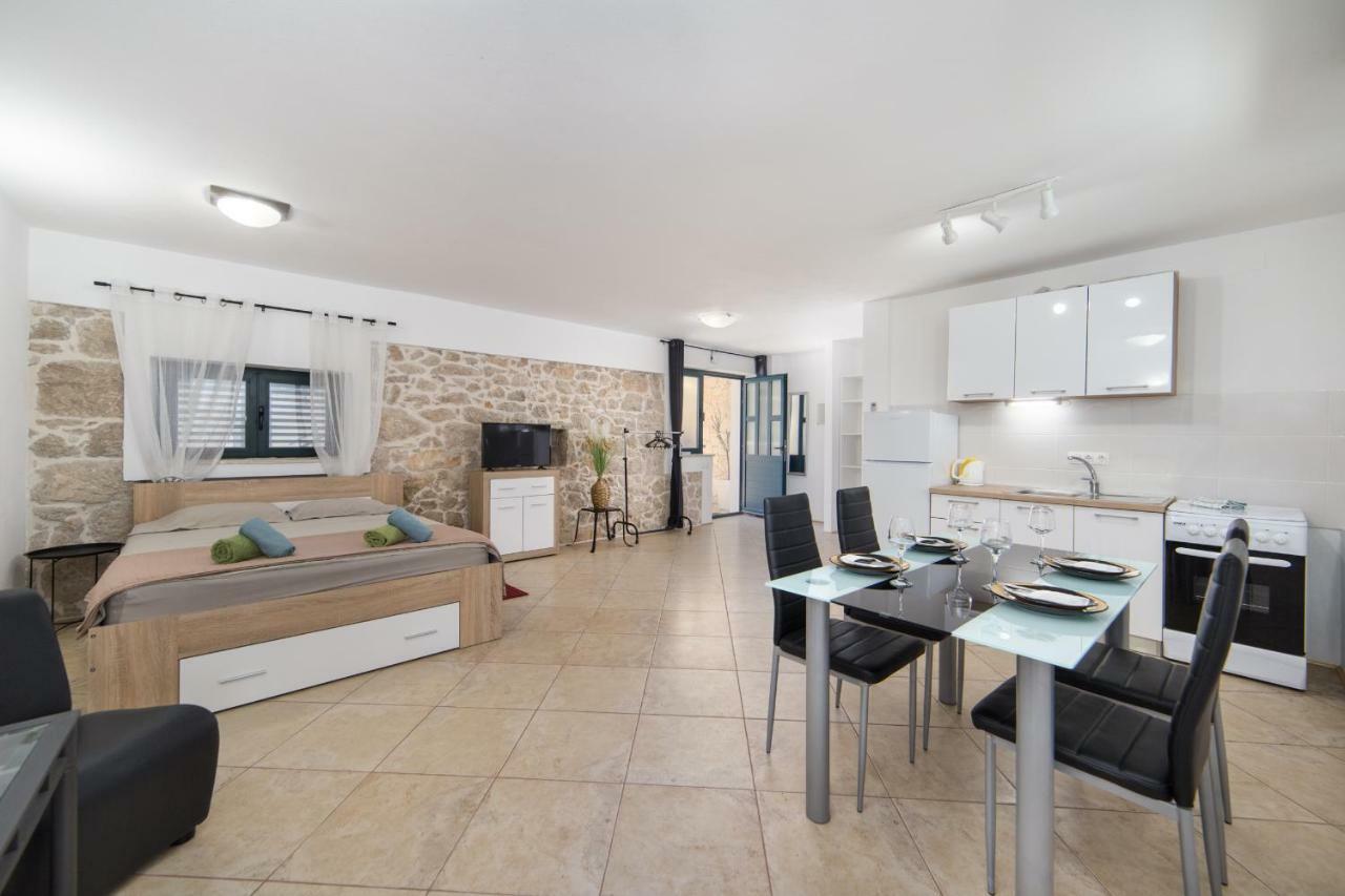Ana Apartments Blace Luaran gambar