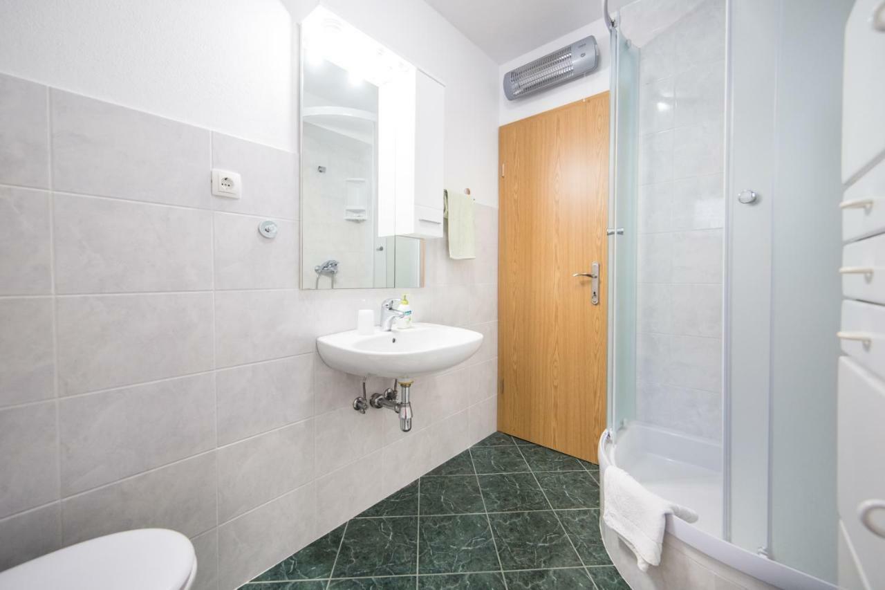Ana Apartments Blace Luaran gambar