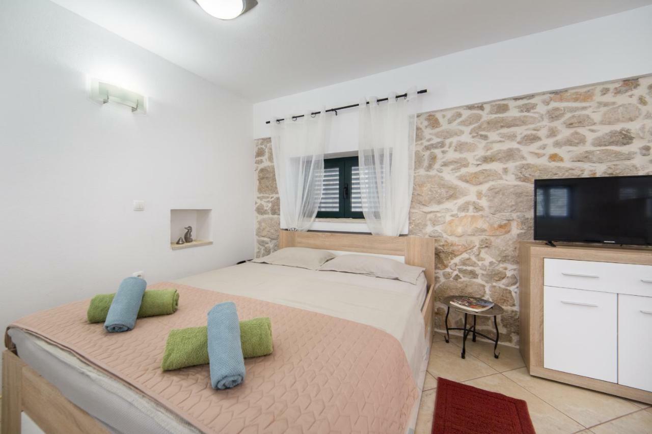 Ana Apartments Blace Luaran gambar