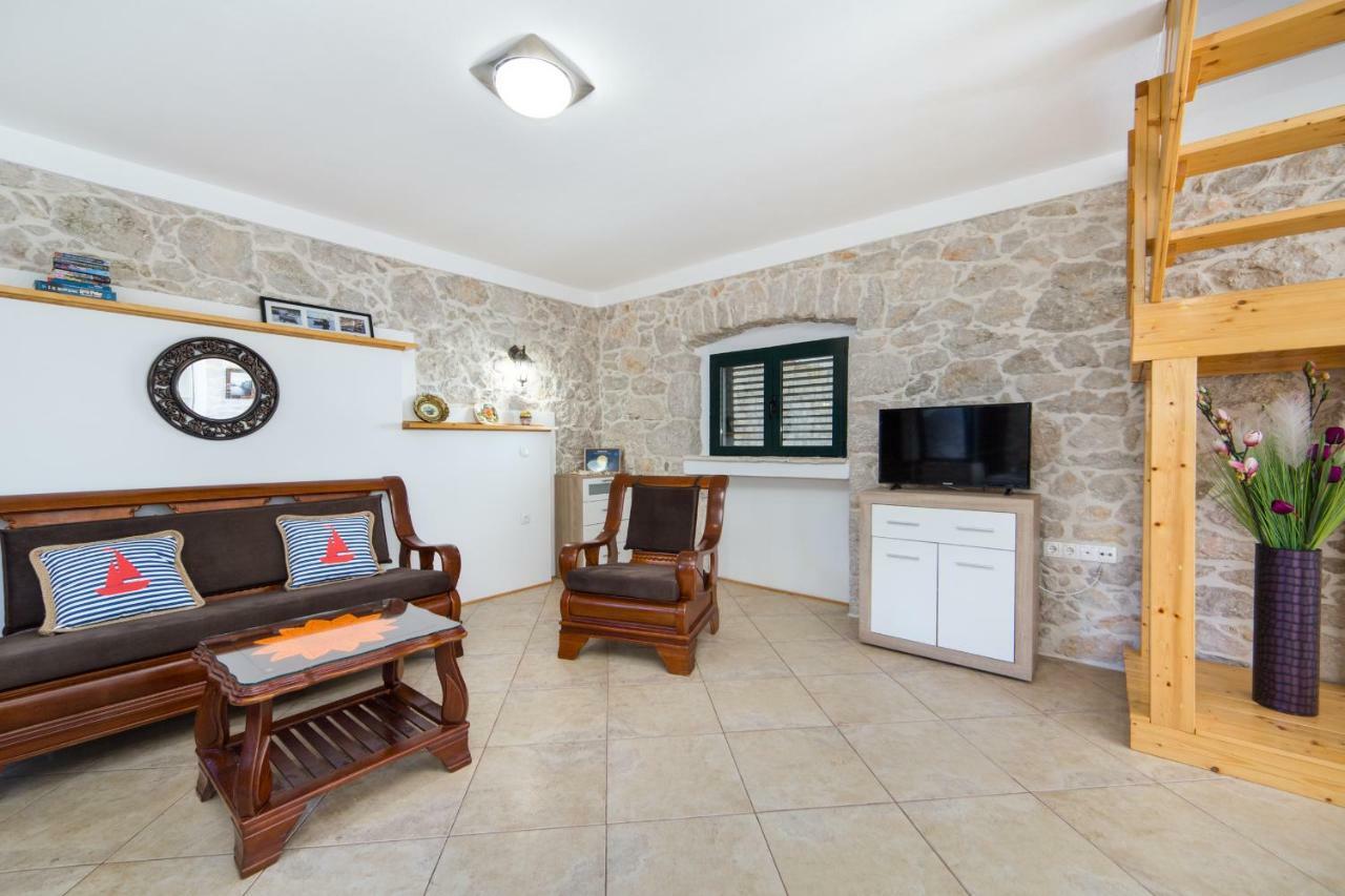 Ana Apartments Blace Luaran gambar