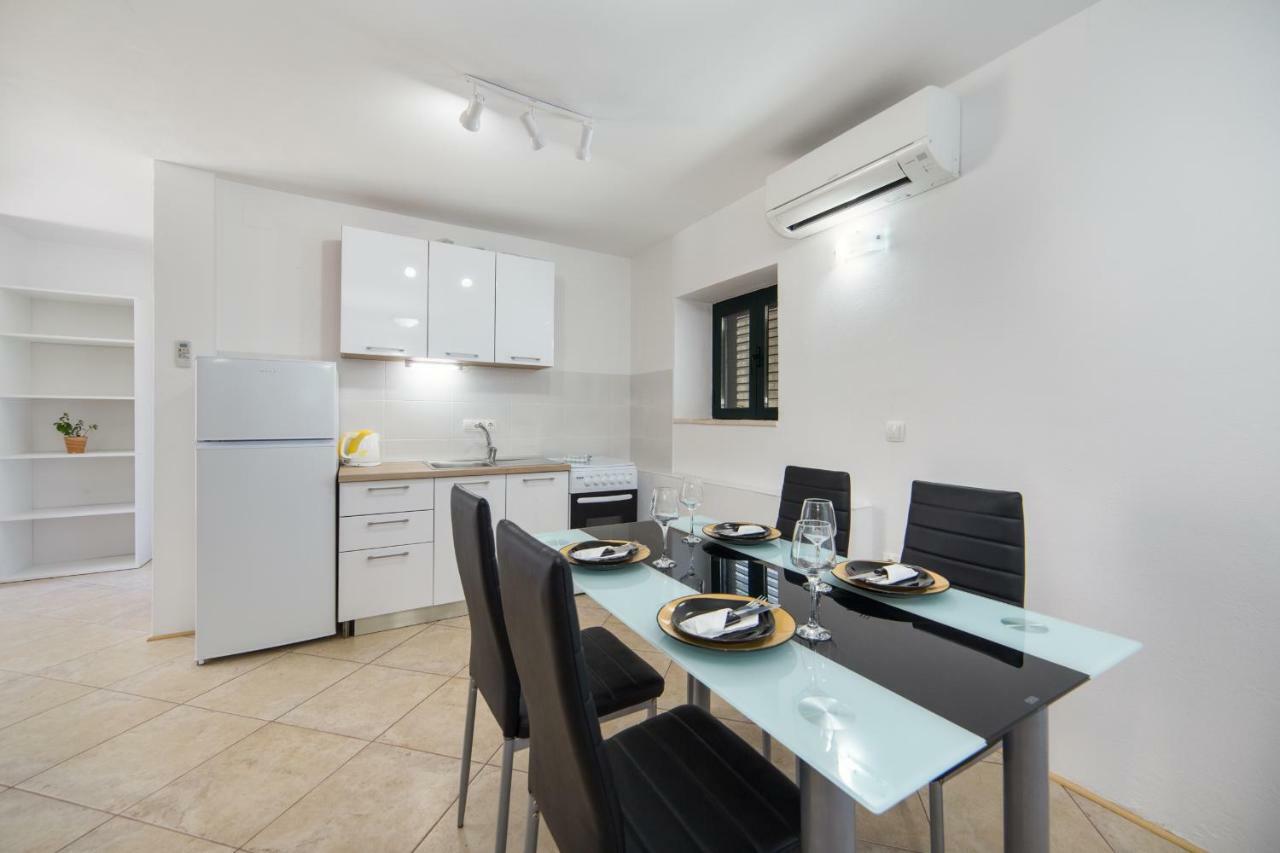 Ana Apartments Blace Luaran gambar