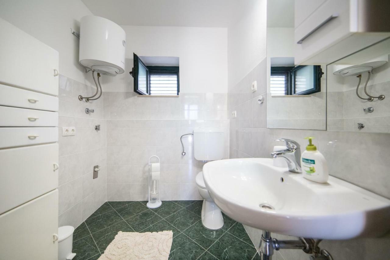 Ana Apartments Blace Luaran gambar