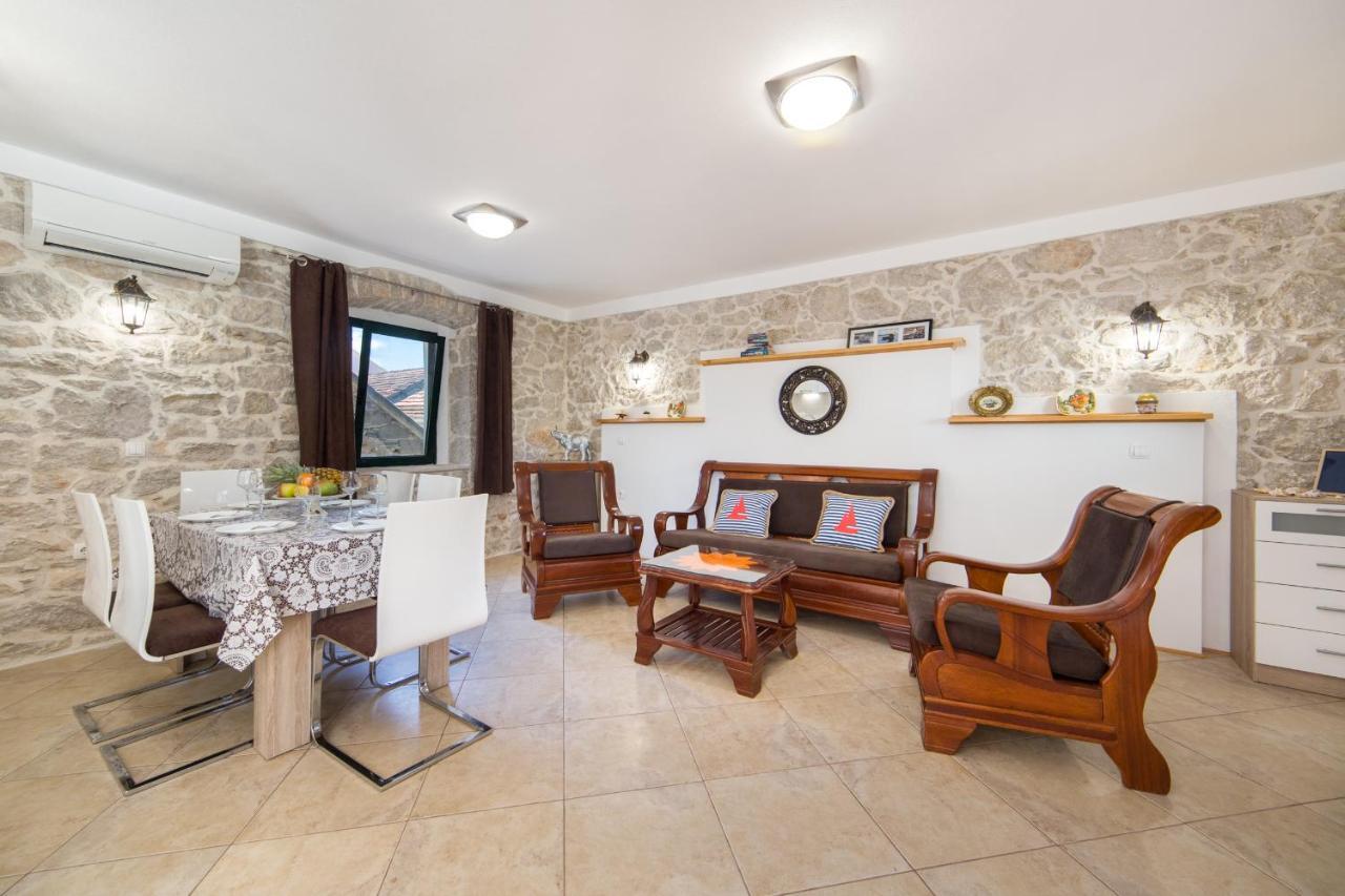 Ana Apartments Blace Luaran gambar